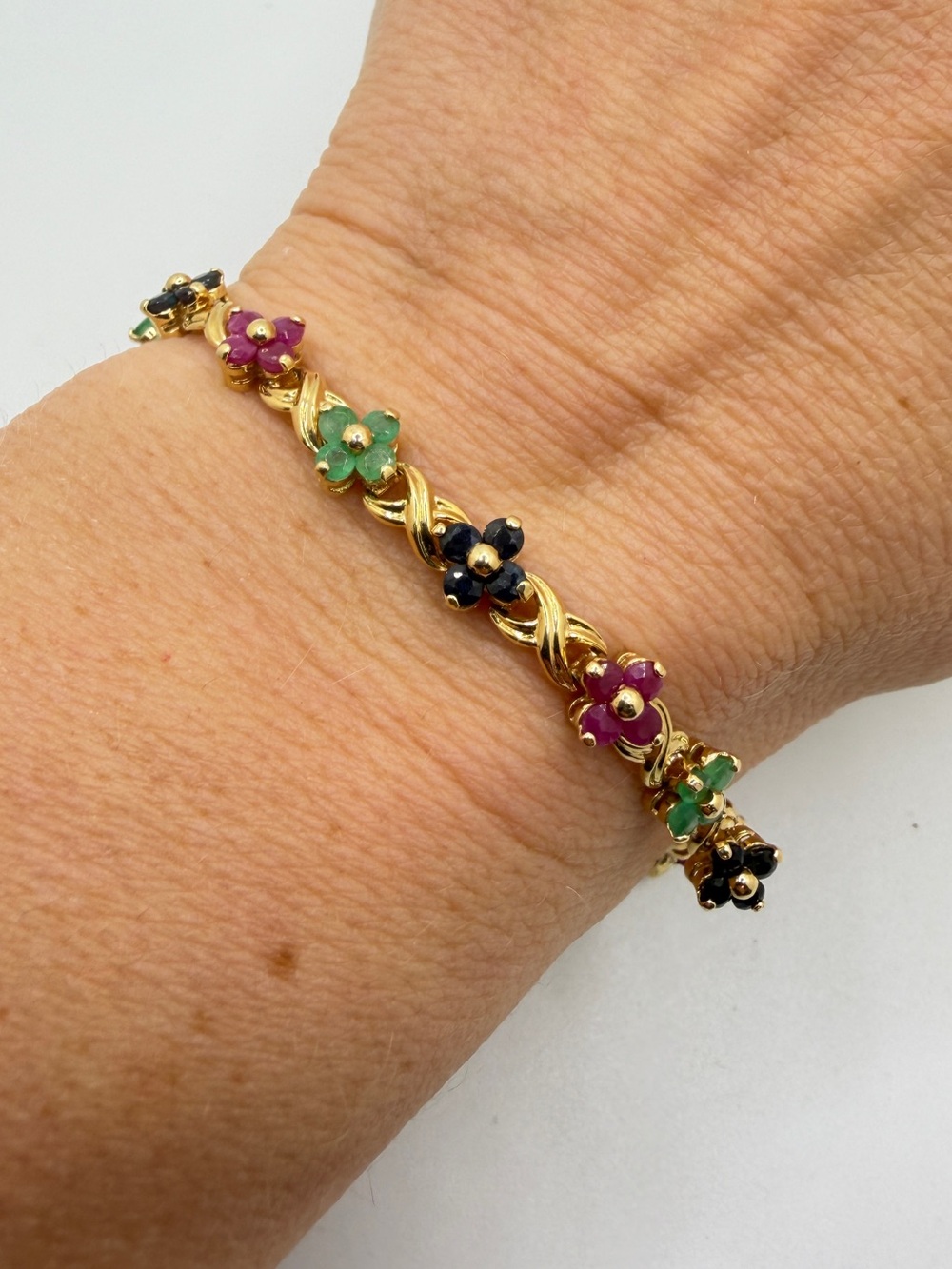 7" Vintage 4.84ctw Ruby, Sapphire, Emerald Flower Tennis Bracelet in 14kt YG! - Picture 11 of 12